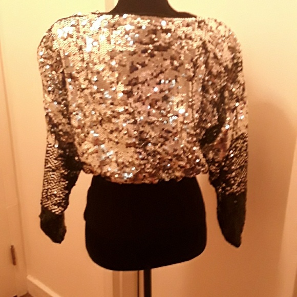 ladies sequined top with elastic band - Picture 3 of 3